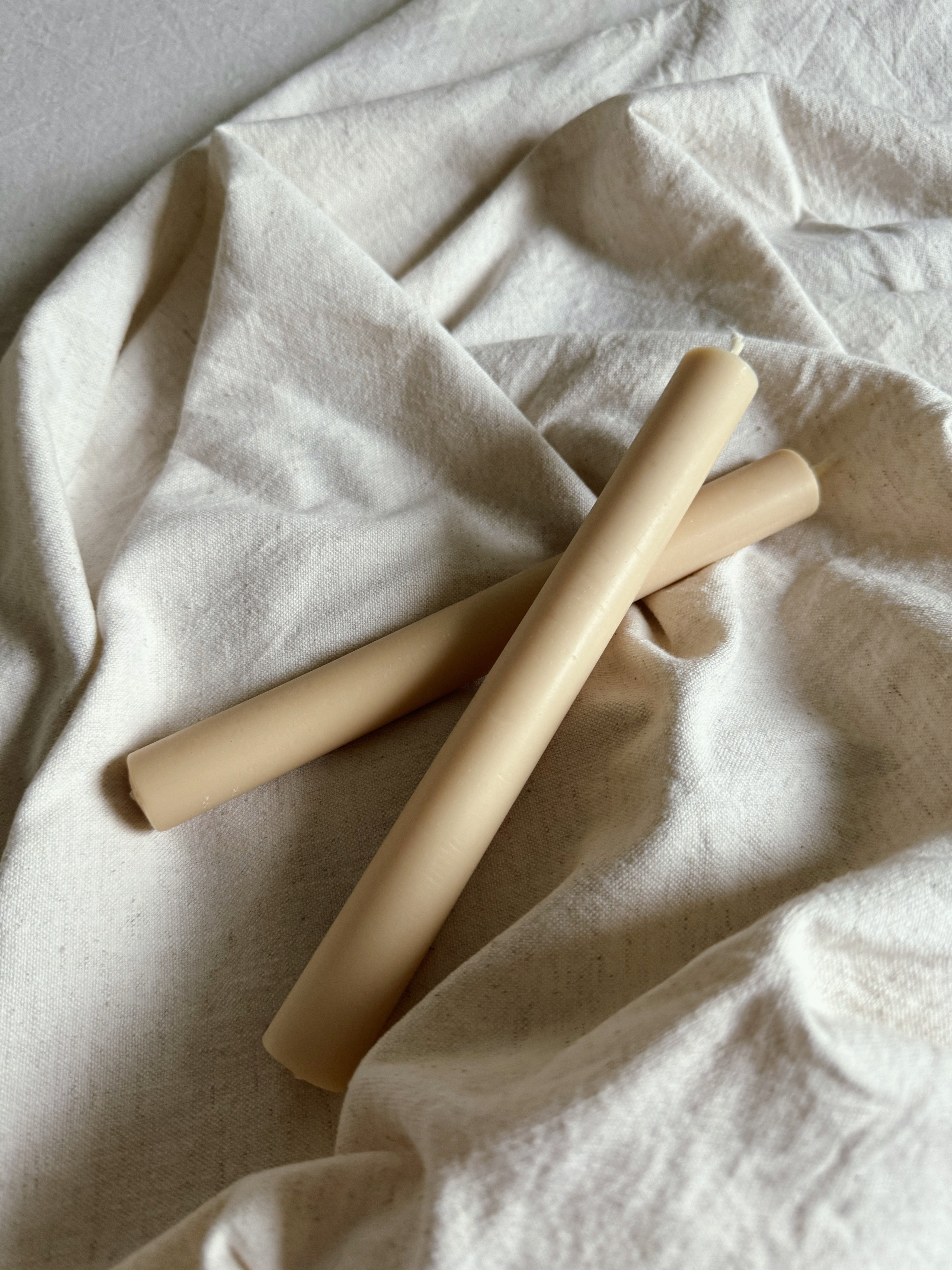 Stabkerzen Special Edition 'chai' mit natürlichem Vanillearoma und ätherischem Zimtöl (3 Stk)