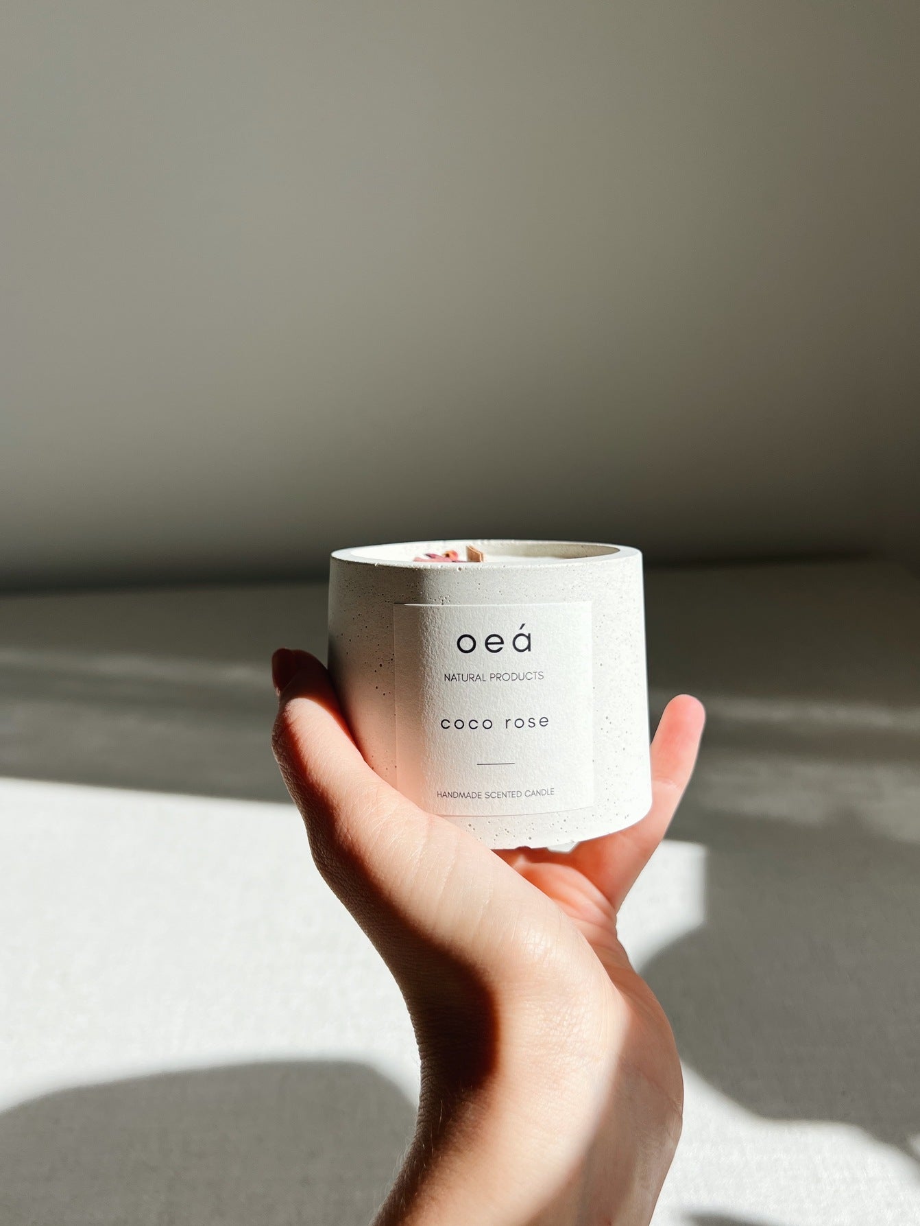 Duftkerze „Coco Rose“ – mit Rose & Kokos, Soja- & Rapswachs (125 g)