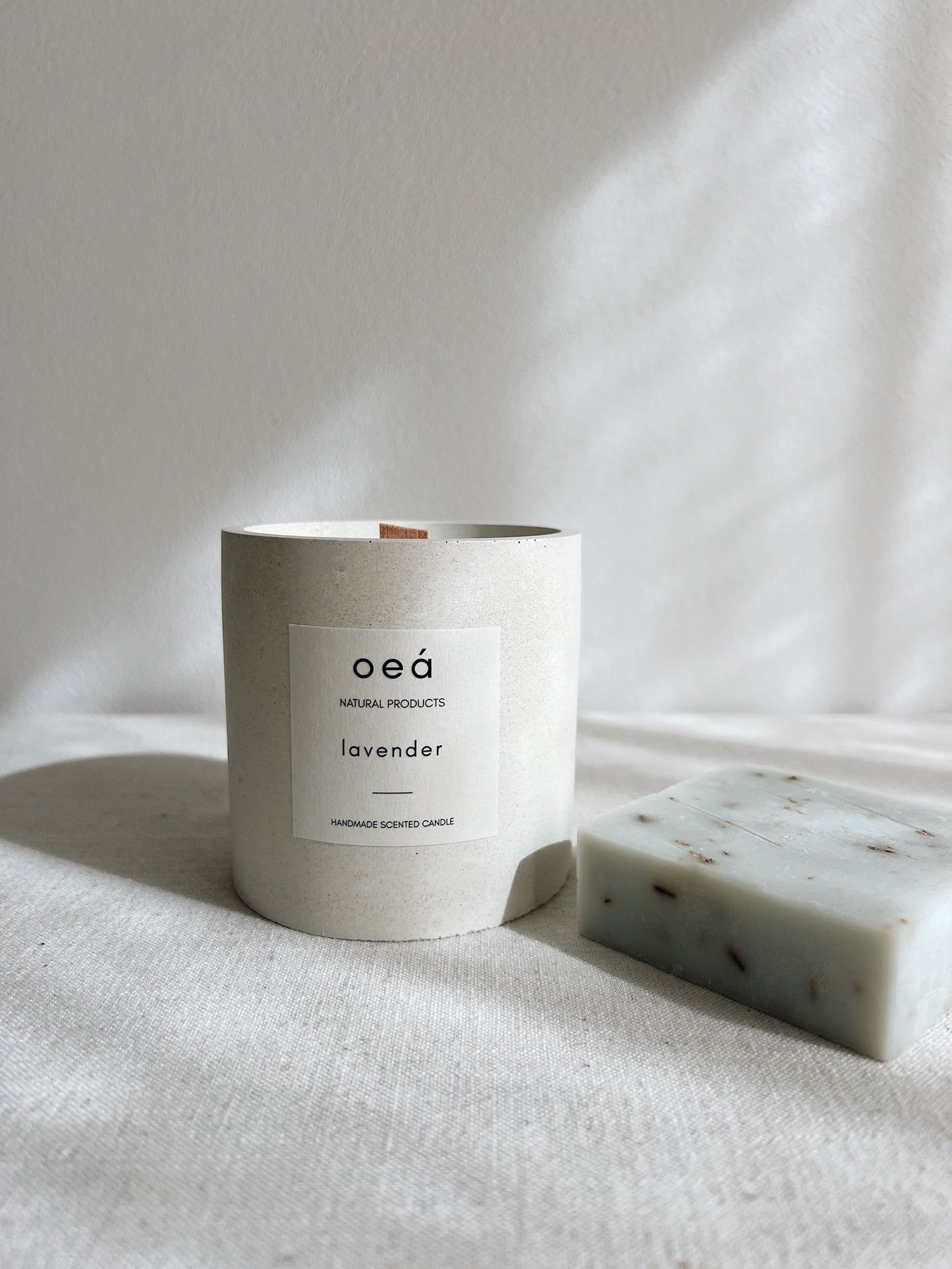 Duftkerze „Lavender“ – mit ätherischem Lavendelöl, Soja- & Rapswachs (240 g)