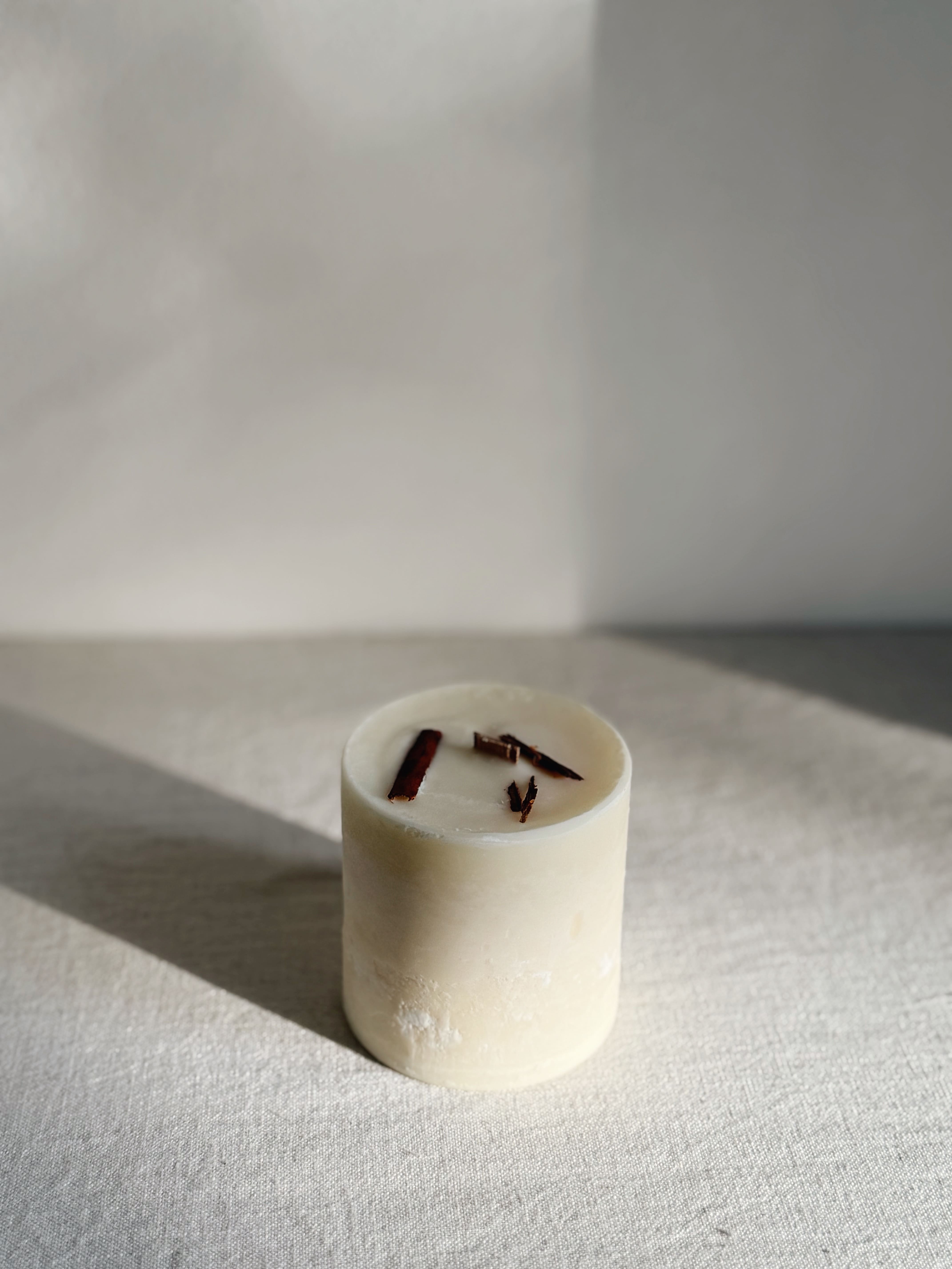 Nachfüllkerze „Chai“ – Warme Gewürznoten für dein Betongefäß (240 g)