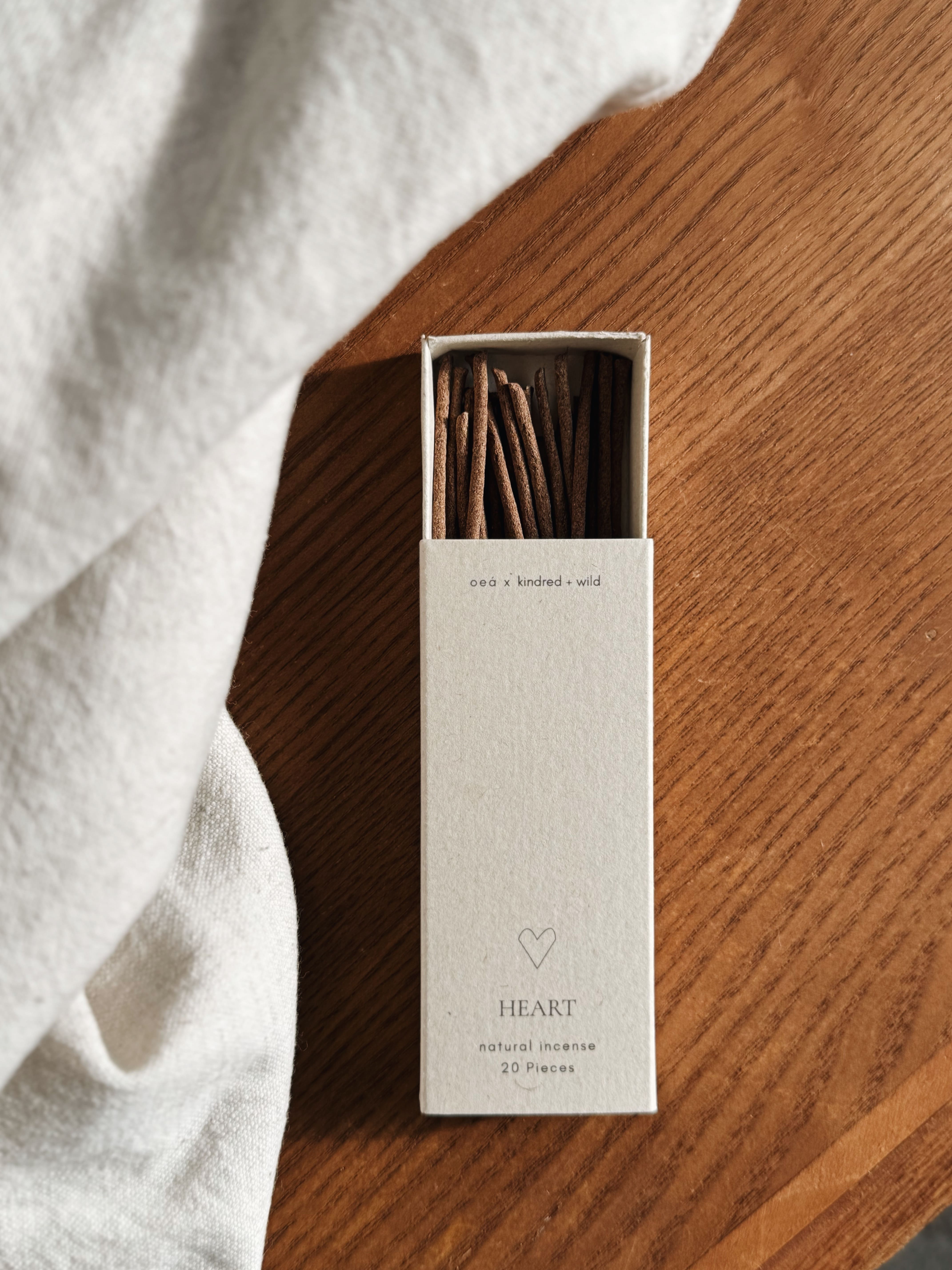 HEART Ritual Incense – Handgefertigte Räucherstäbchen für Wärme & Verbundenheit