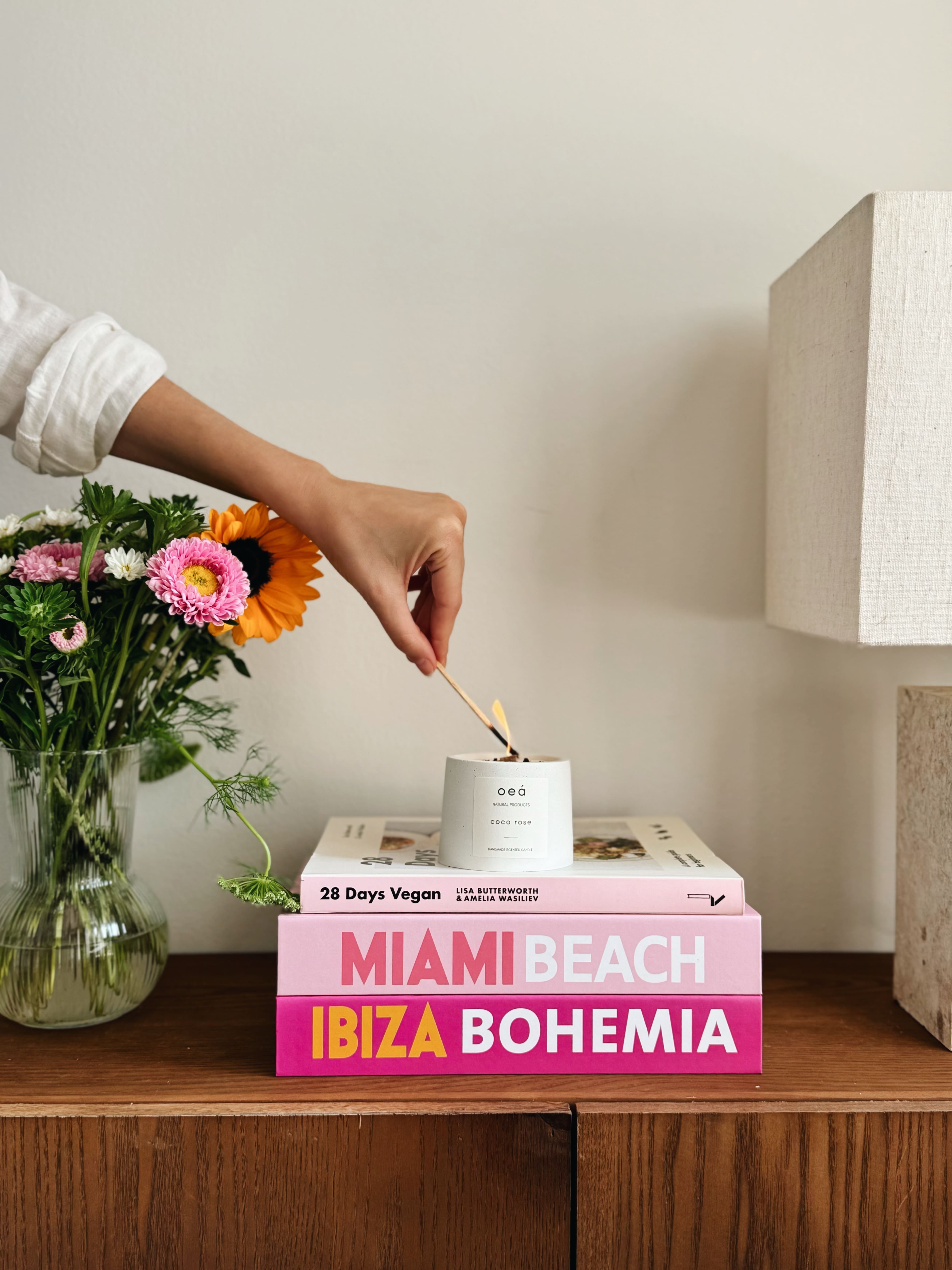 Duftkerze „Coco Rose“ – mit Rose & Kokos, Soja- & Rapswachs (125 g)