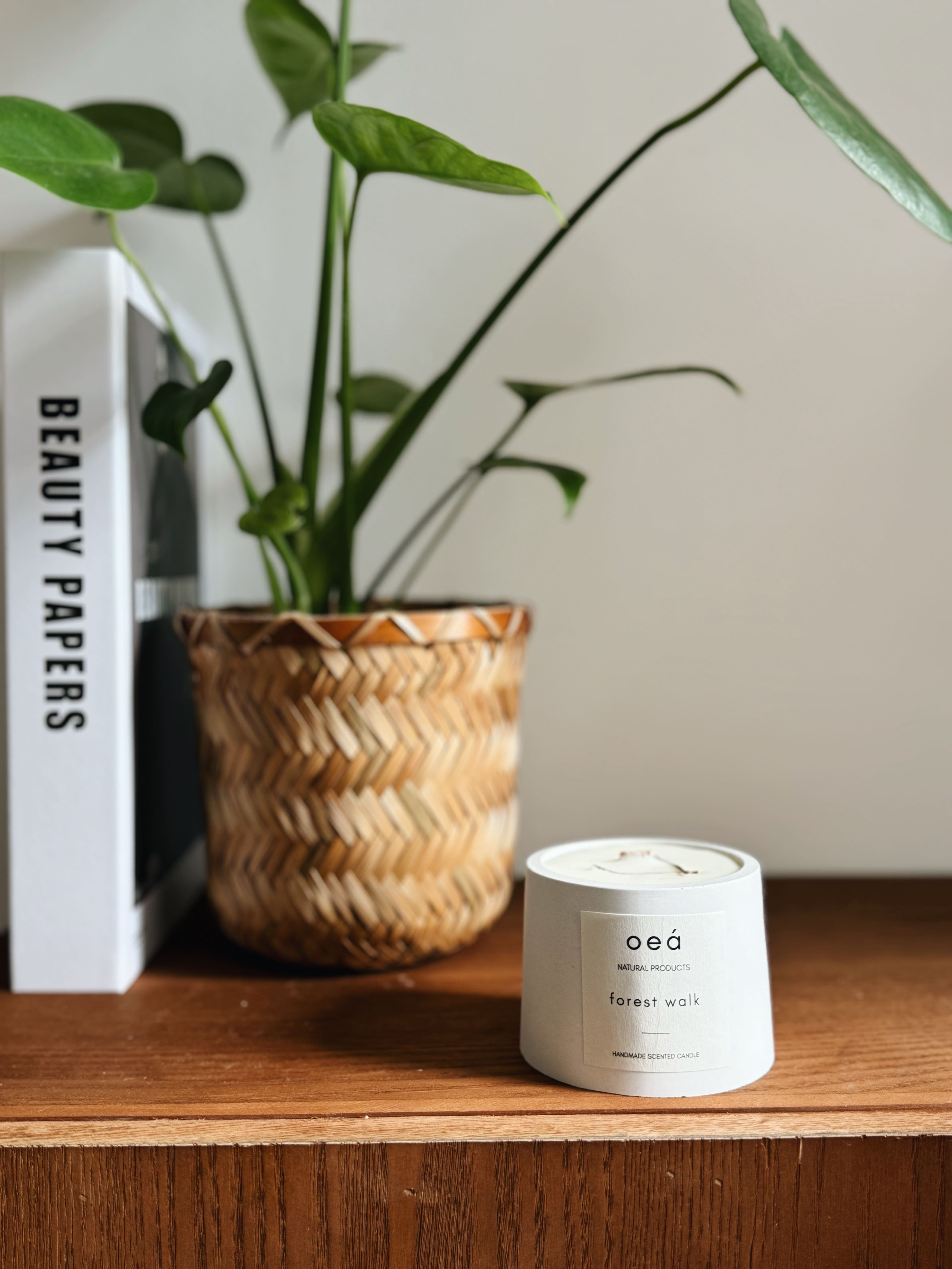 Duftkerze „Forest Walk“ – mit ätherischem Fichtennadel- & Eukalyptusöl, Soja- & Rapswachs (125 g)